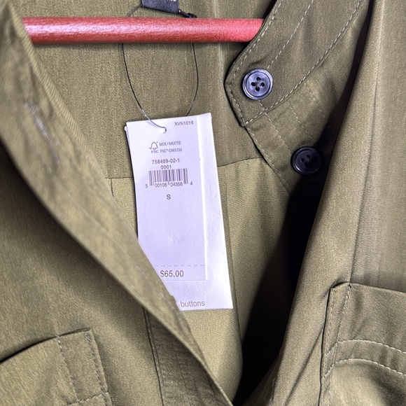 NWT Banana republic olive green button down sleeveless top - Picture 2 of 4